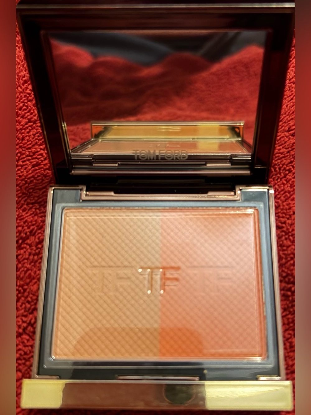 NEW!!TOM FORD 
SHAPE AND ILLUMINATE BLUSH DUO
